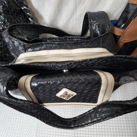 2 Vera Wang and 1 unbranded black patent leather shoulder bags - Picture 3 of 15